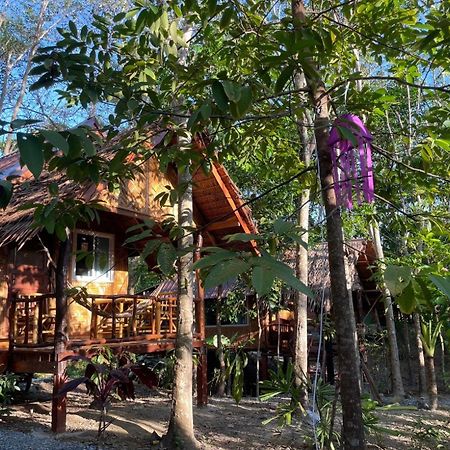 Dahla Lanta Hut Apartment เกาะลันตา ภายนอก รูปภาพ